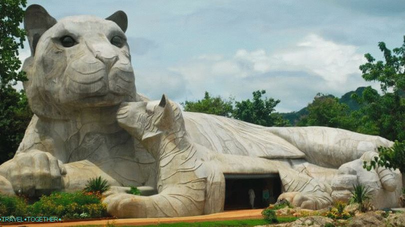 Hram Wat Pha Luang Ta Bua u Kanchanaburiju