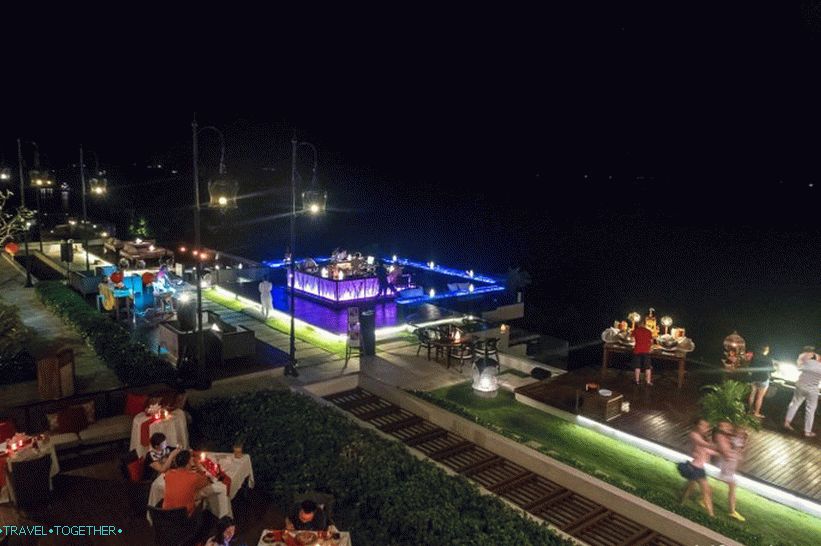 Air Bar u InterContinental Hotelu - najbolje mjesto za susrete zalazaka sunca na Samuiju