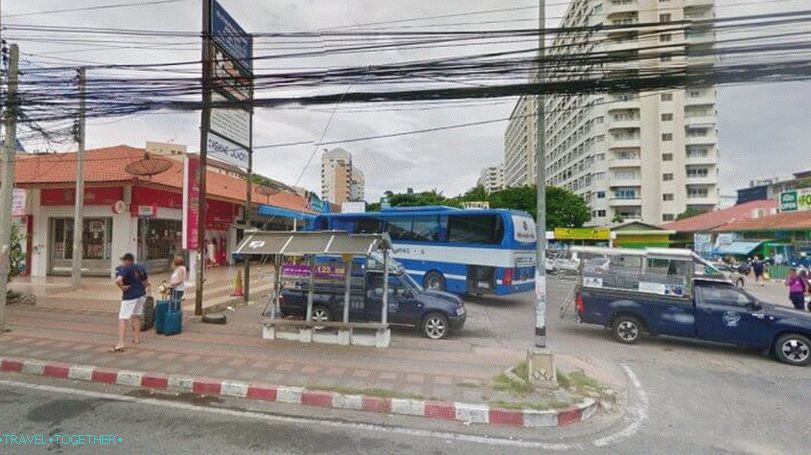 Autobusna stanica na Thap Praya Road u Pattaya