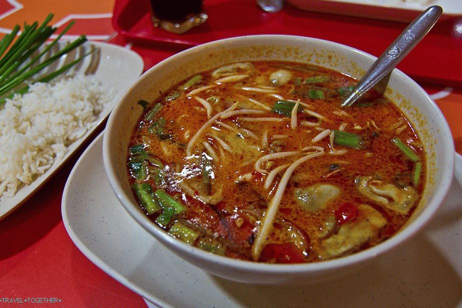 Tom Yam u hrani u blizini