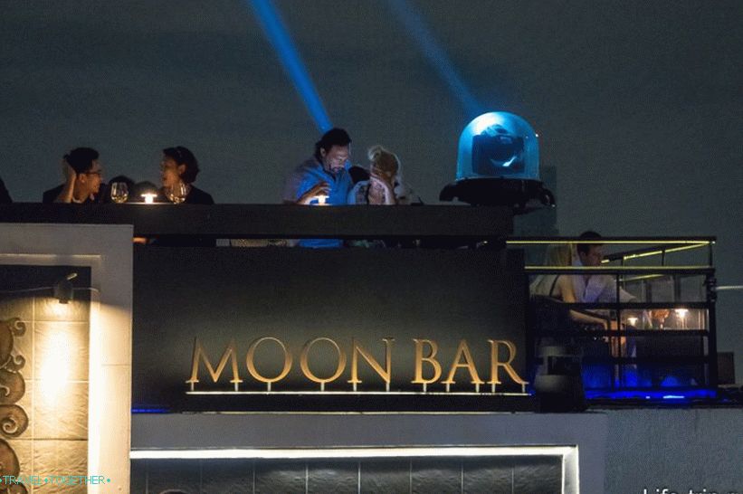 Vertigo Moon Bar