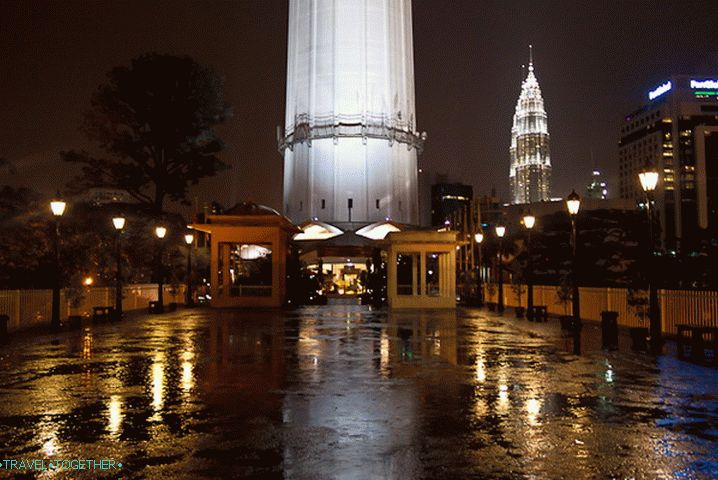 Noga od tornja Menara