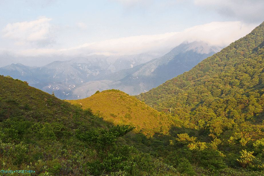 Sve okolo su planine - Lantau Island