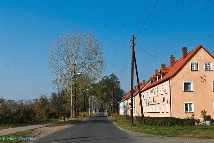 Češka i kuće sa krovom od popločanih pločica