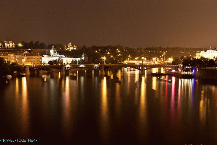 Neobično osvetljenje starog Praga
