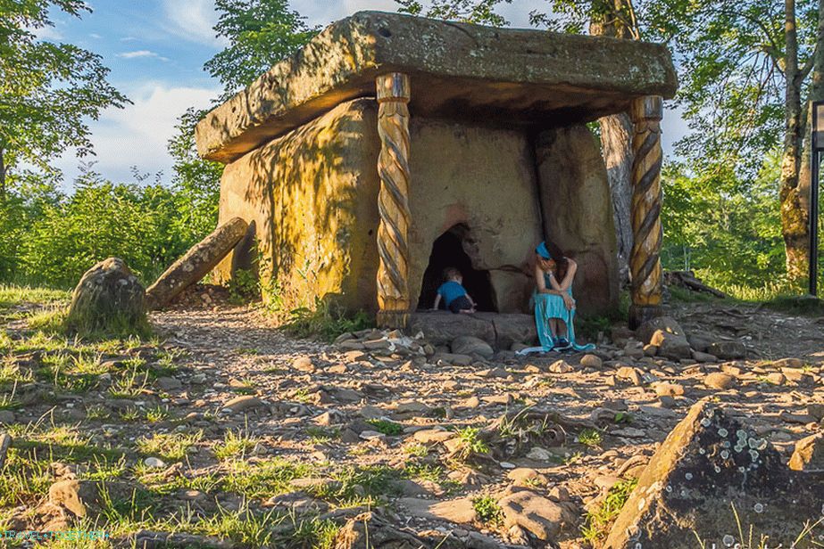 Dolmen na farmi Bambakov