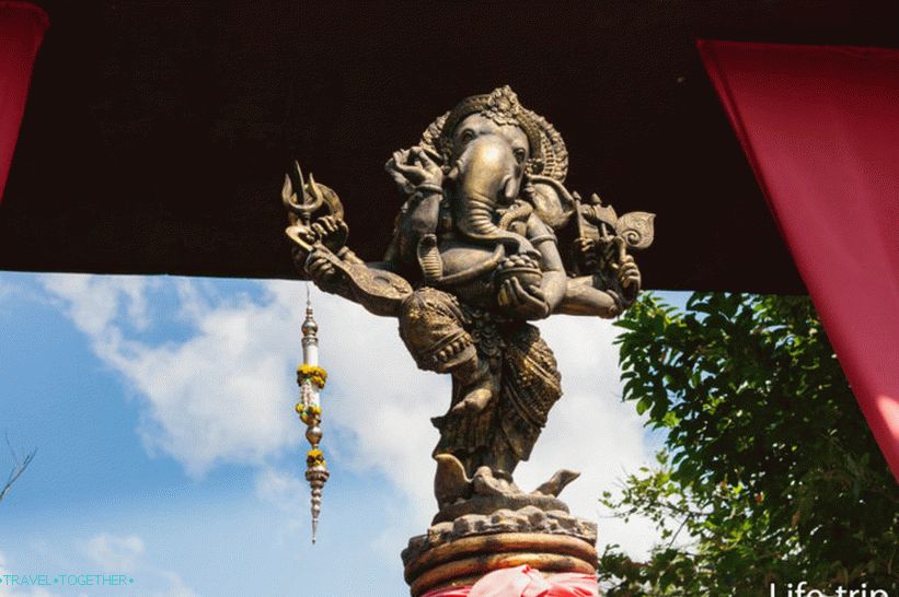 Dusit Dhewa - kulturni centar na Koh Samui