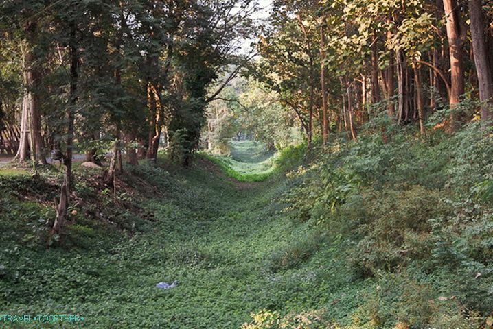 Moat oko Chiang Saena