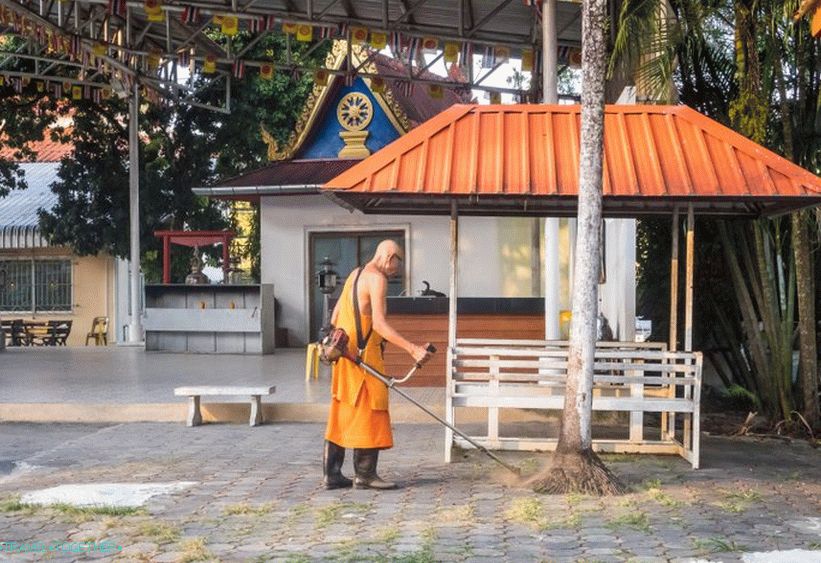 Hram zavaljenog Buddhe u Phuketu - Wat Sri Sunthon
