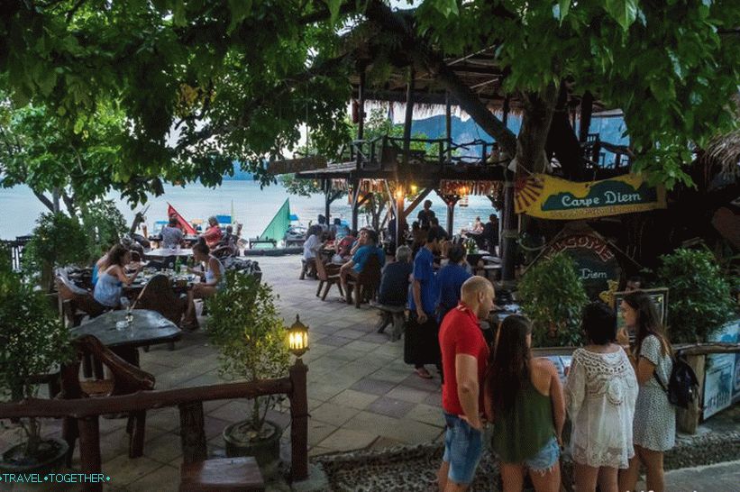 Cafe Carpe Diem na Phi Phi ostrvu i večernji show vatre