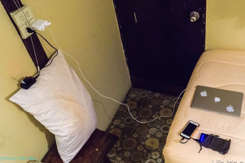 Ima takvih utičnica u hotelima, produžni kabel bi me spasio
