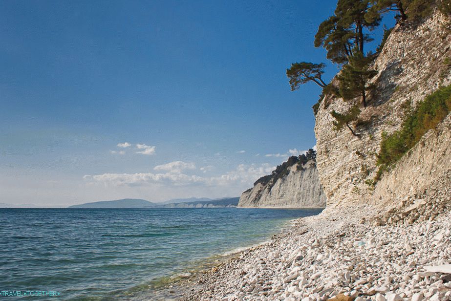 Divlja plaža između Džanhota i Divnomorskog