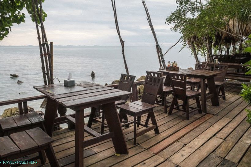 Koh Raham na Phanganu - autentični restoran morskog smeća