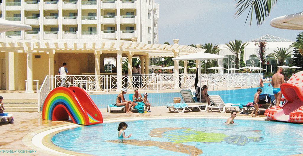 Tunis sa djecom
