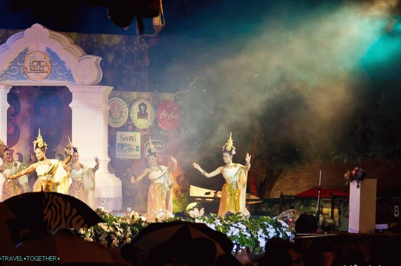 Festival Loy Kratong i Yipeng (5)