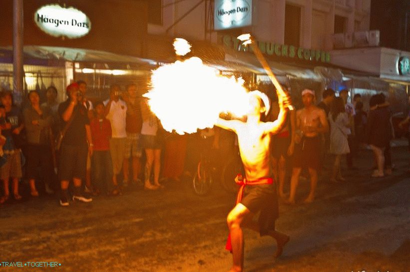 Festival Loy Kratong i Yipeng (14)