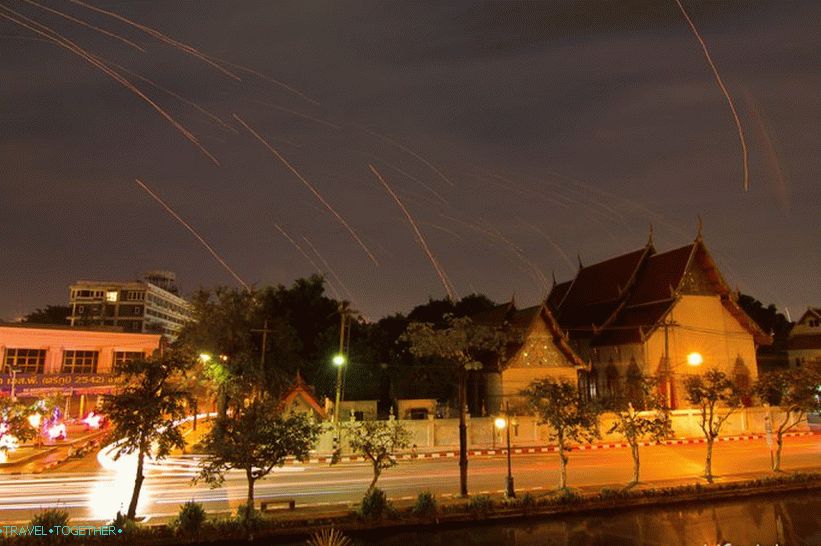 Loy Kratong i Yipeng festival (35)