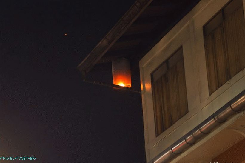 Festival Loy Kratong i Yipeng (32)