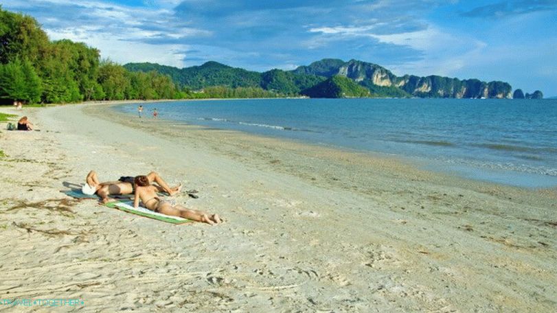 Plaža Hat Nopparat Tara u provinciji Krabi