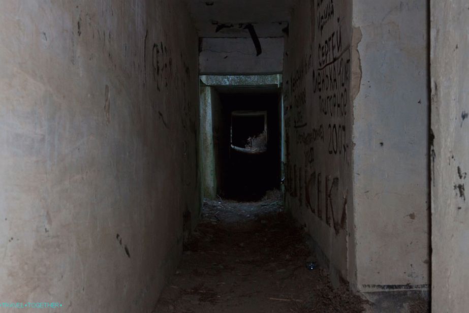 Dugi hodnici su svi u natpisima