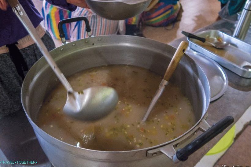 Vanjski ružna, ali ukusna rižina kaša sa đumbirom