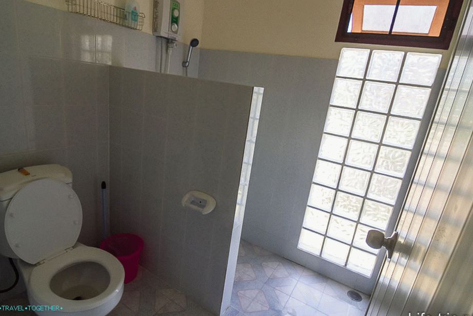 Tipično kupatilo sa protočnim bojlerom