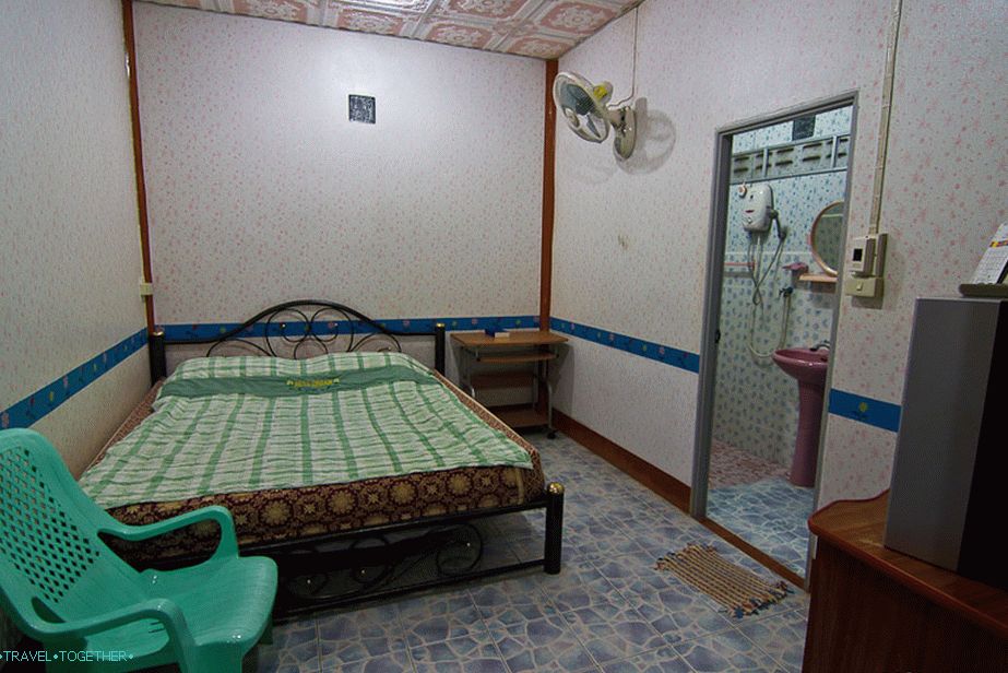 Soba za 300 bahta sa ventilatorom
