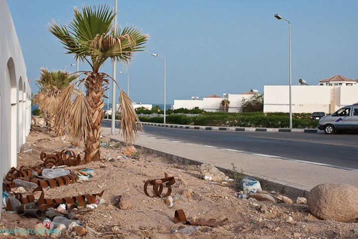 Smeće u Šarm el Šeiku. Egipat.