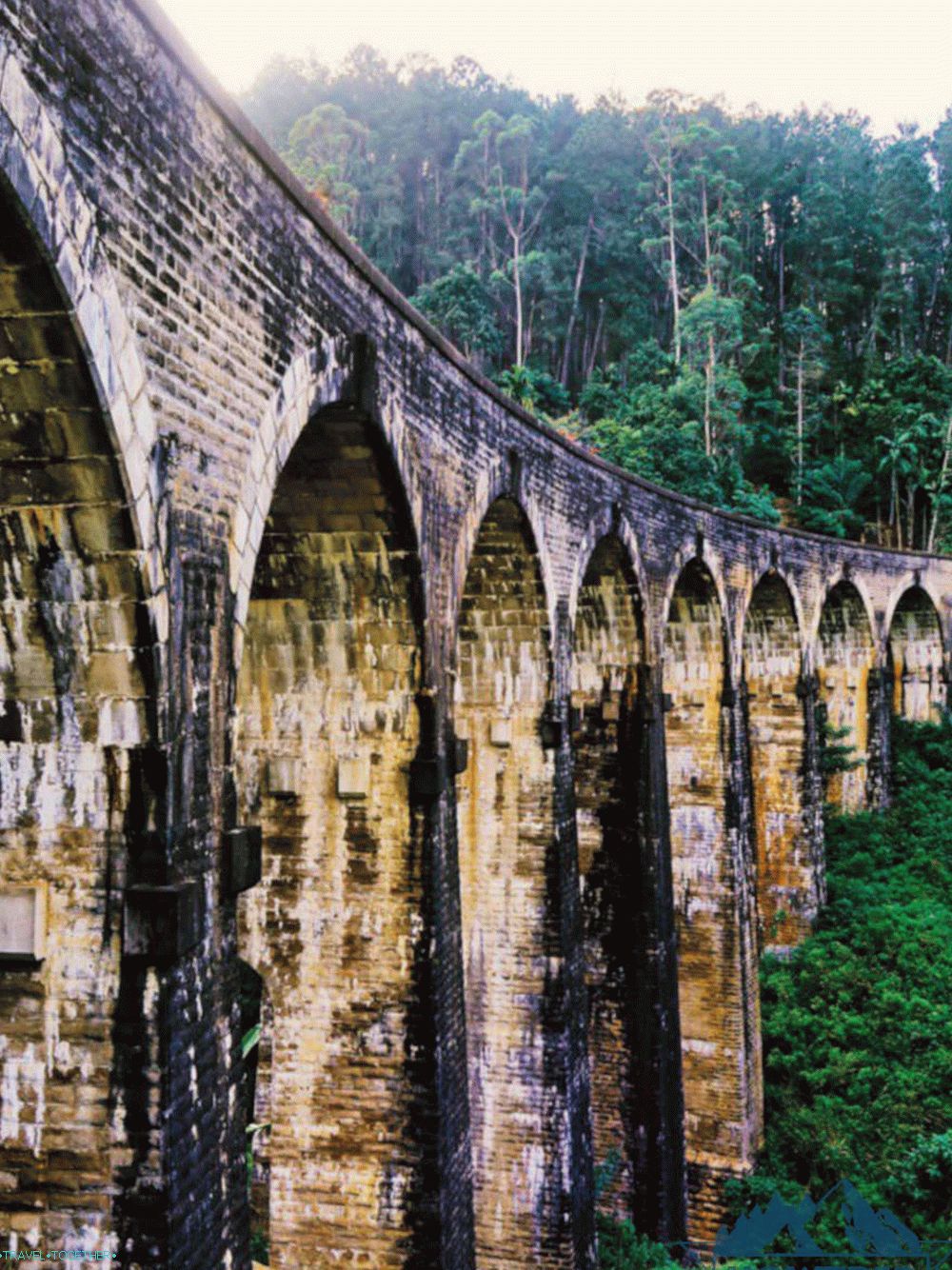 Ninearch bridge Sri Lanka