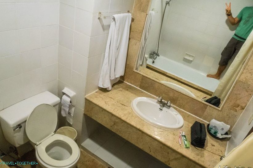 Odličan jeftini hotel u Pataji na prvoj liniji - Mike Beach Resort
