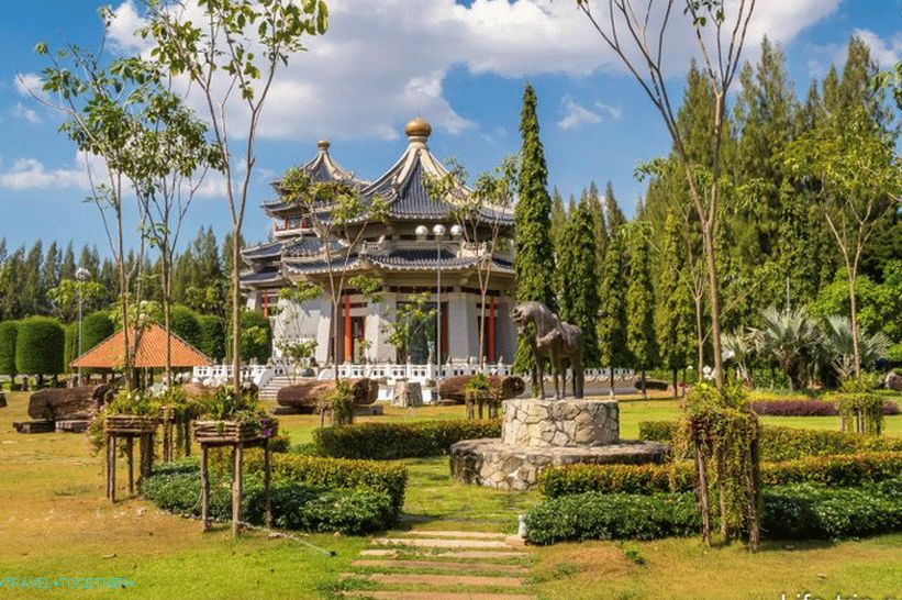 Park tri kraljevstva ili park tri kraljevstva u Pataji
