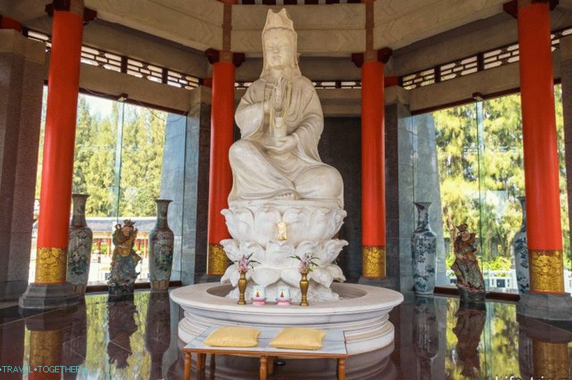 Skulptura boginje Guan Ying