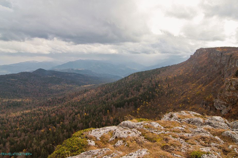 Pogled sa planine Lagonaki na susjedstvo