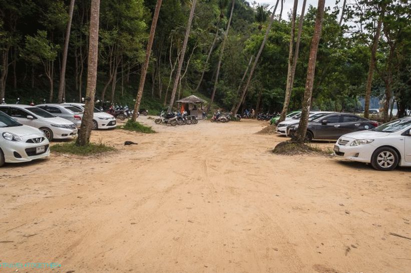 Parking prije početka staze majmuna