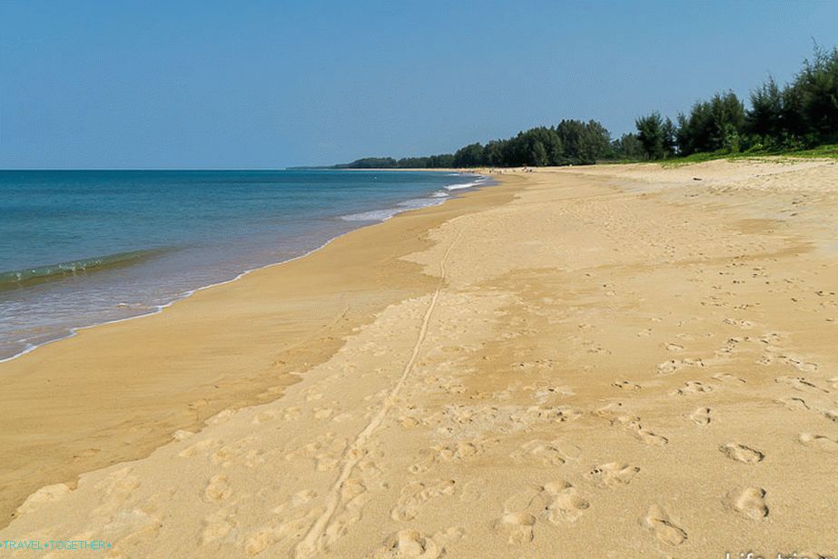 Ovo je ista plaža sa avionima u Puketu