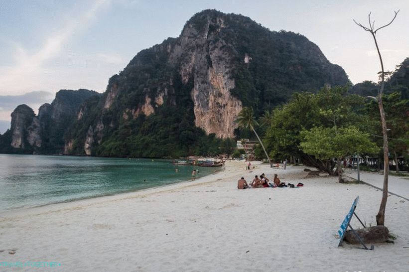 Plaža Thon Sai - glavna plaža Phi Phi Don Islanda