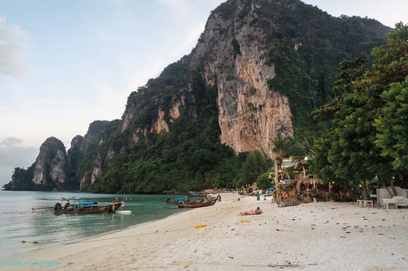 Plaža Thon Sai - glavna plaža Phi Phi Don Islanda