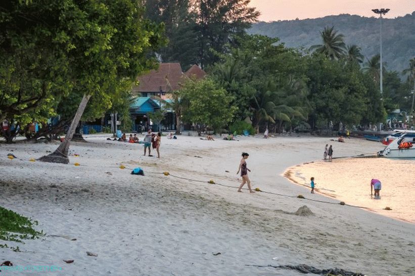 Plaža Thon Sai - glavna plaža Phi Phi Don Islanda