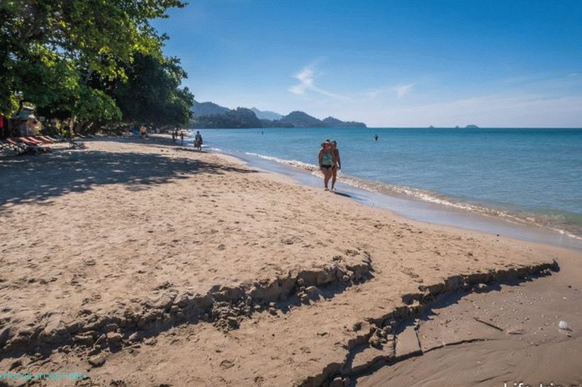 Bijela pješčana plaža u Ko Čangu