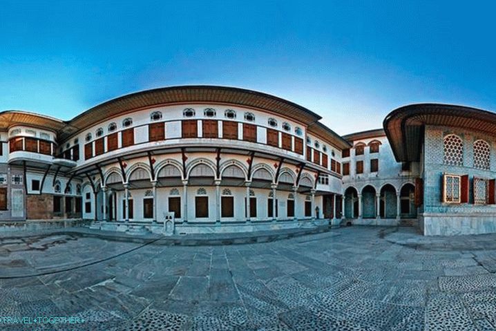 Vrijeme u Istanbulu u travnju, Topkapi
