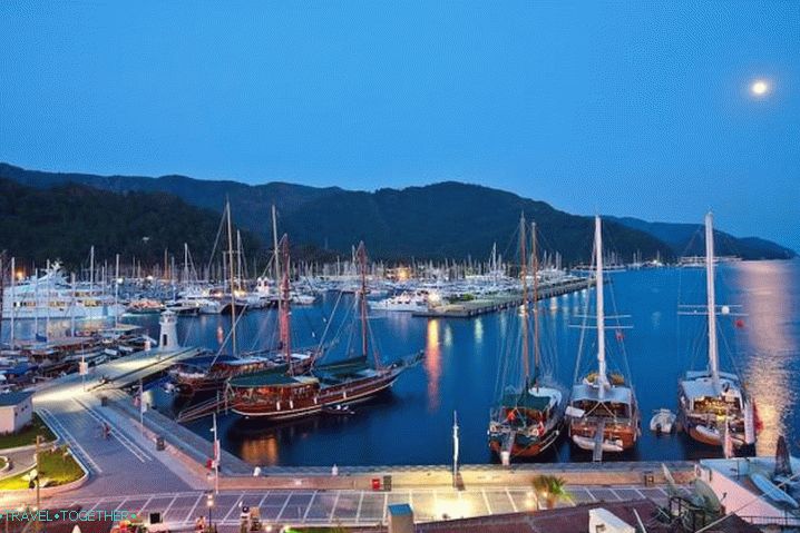 Vrijeme u Marmarisu u prosincu - Luka noću