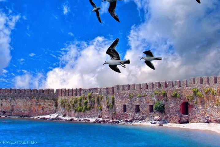 Alanya, zid tvrđave