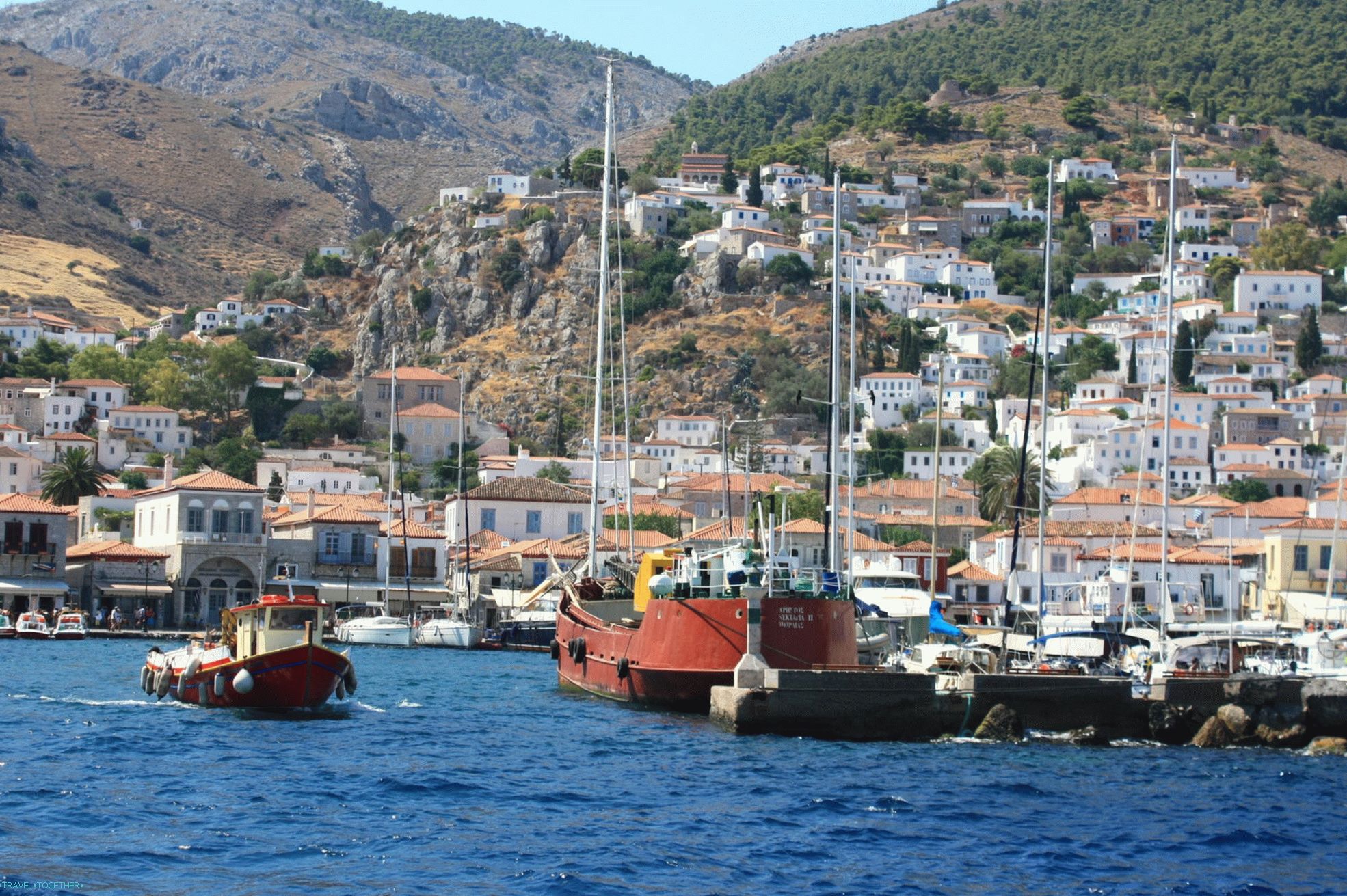 Poros. Znamenitosti i plaže spokojnog ostrva