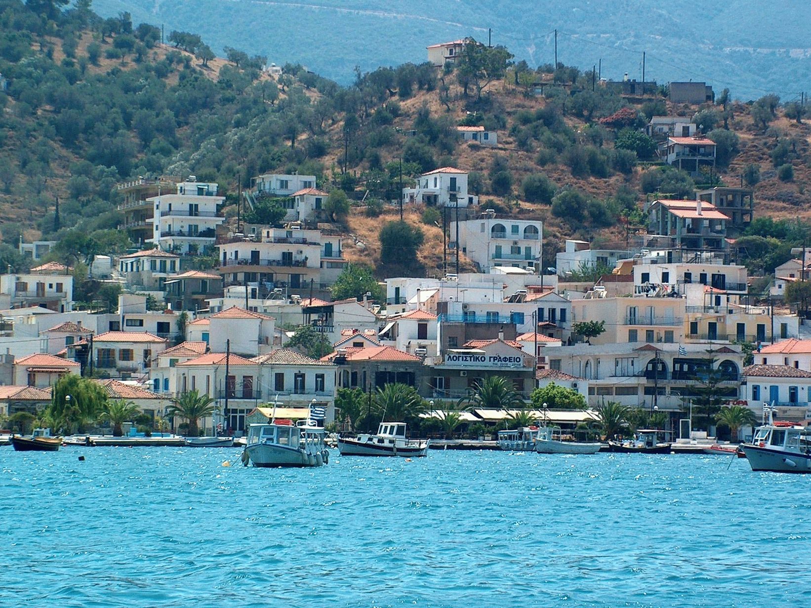 Poros. Znamenitosti i plaže spokojnog ostrva