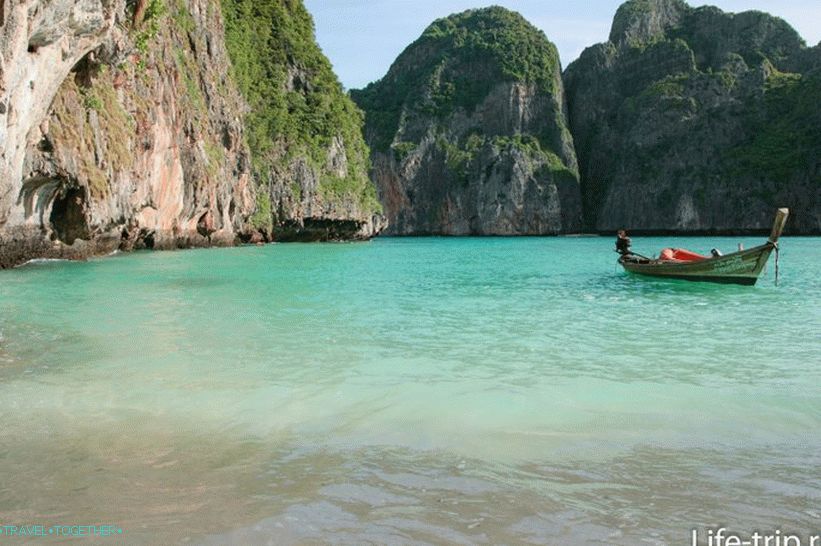 Bay Bay, Phi Phi Le
