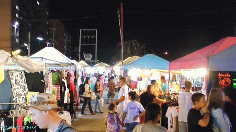 Kupovina na tržnici Jomtien - Thepprasit