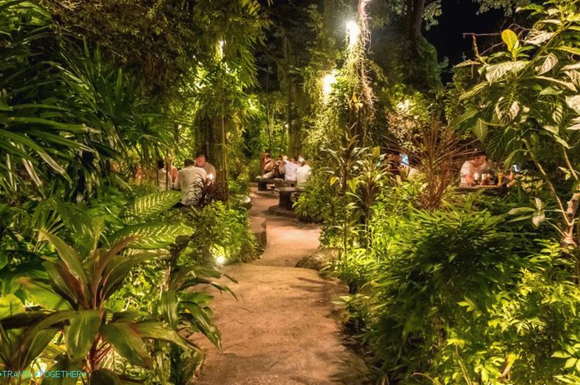 Dino Park Restaurant u Puketu - Food and Theme Park