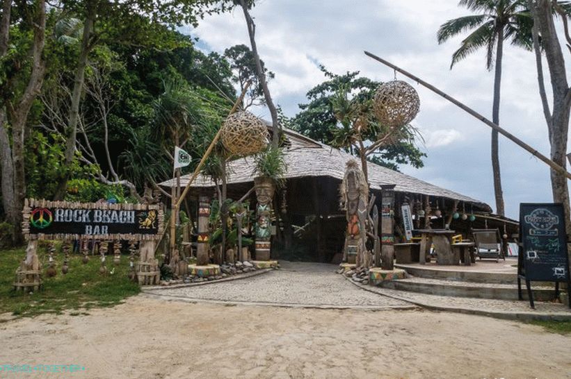 Rock Beach on Koh Lanta - bar na bazenu