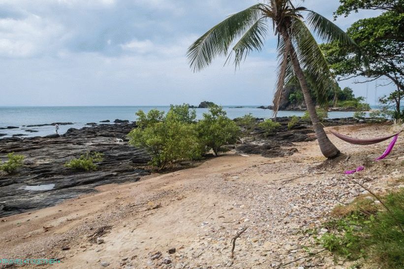 Rock Beach on Koh Lanta - bar na bazenu