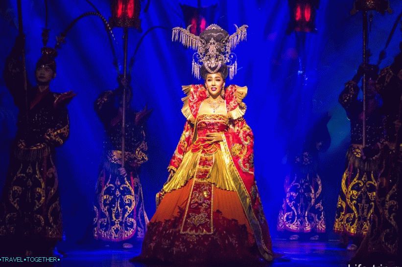 Show Alcazar u Pattaya - moj pregled transvestita emisija